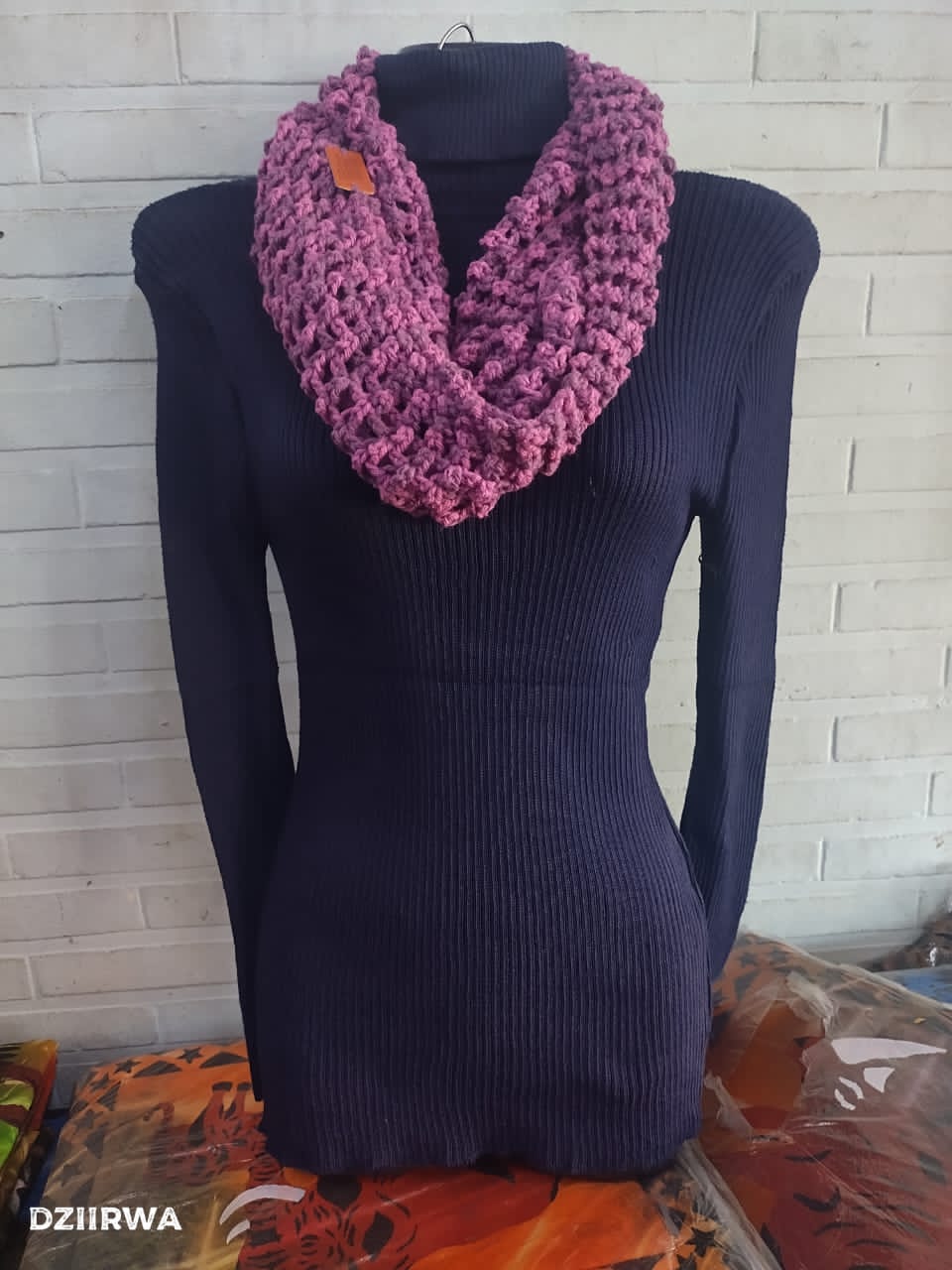 Dziirwa Infinity Scarf_0