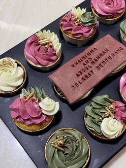 Custom Cupcakes