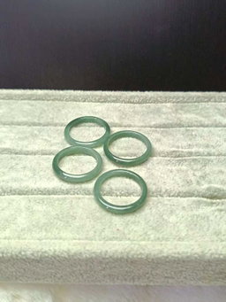 JADEITE  RING 