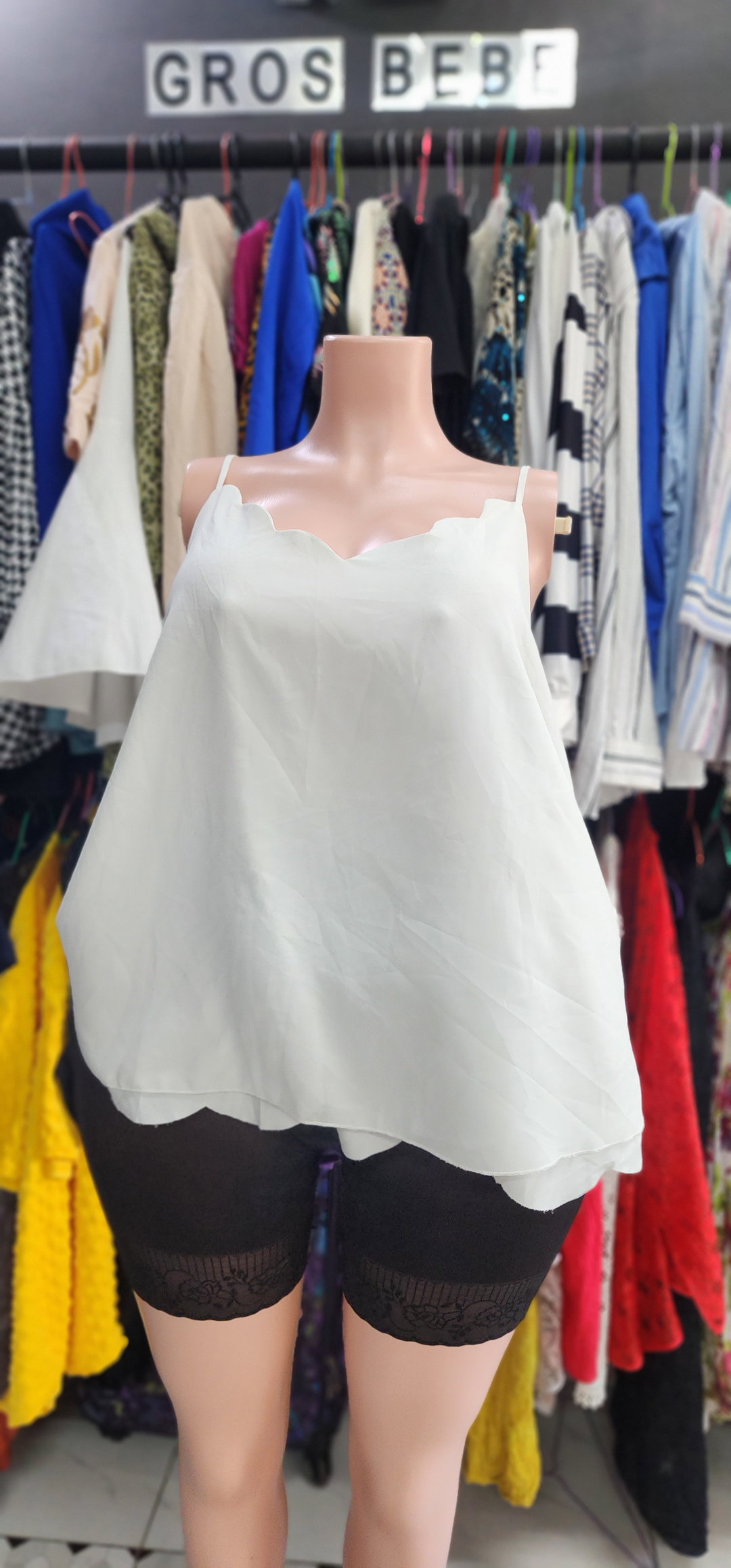 White blouse Small hands (46/48)