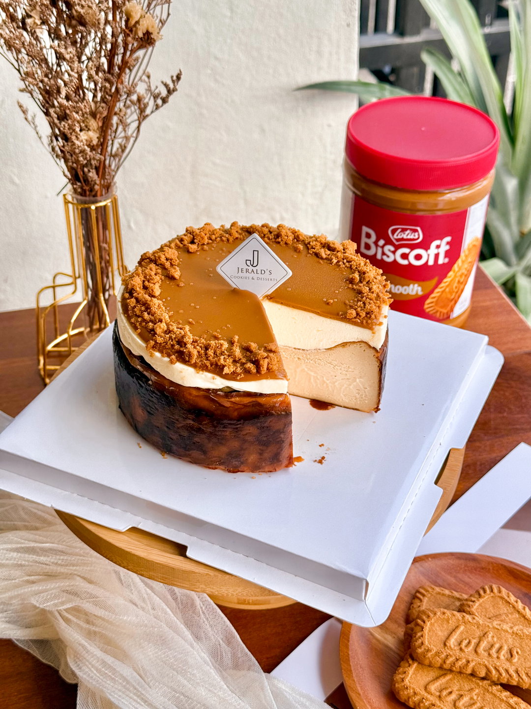 Lotus Biscoff Burnt Cheesecake