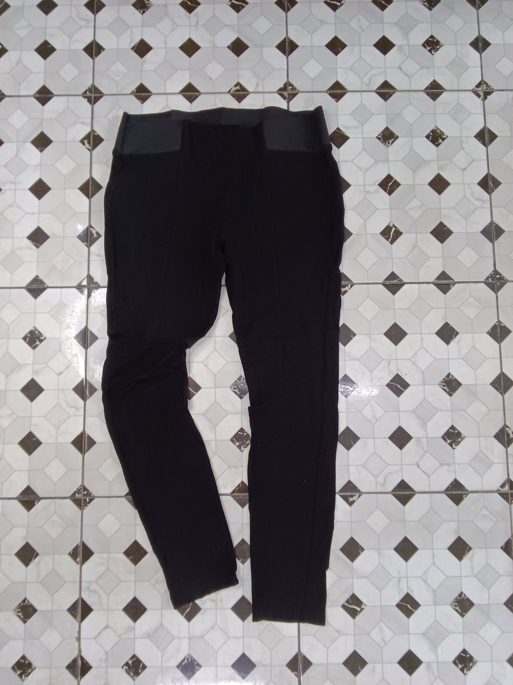 Black Elastic Waist Band Leggings (40/42)_1