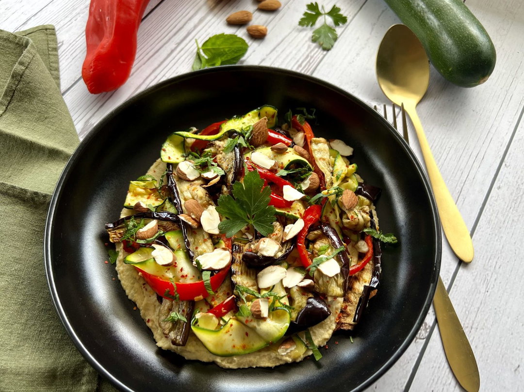 Assiette végétarienne (aubergines, carottes, courgettes…)