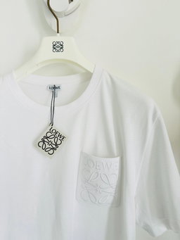 T shirt Loewe pocket logo - unisex