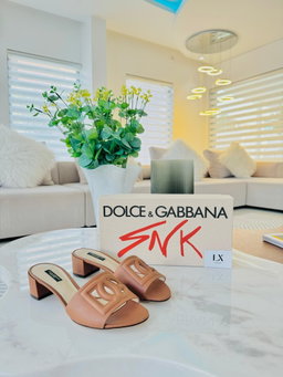 Chinelos Dolce Gabbana com salto 