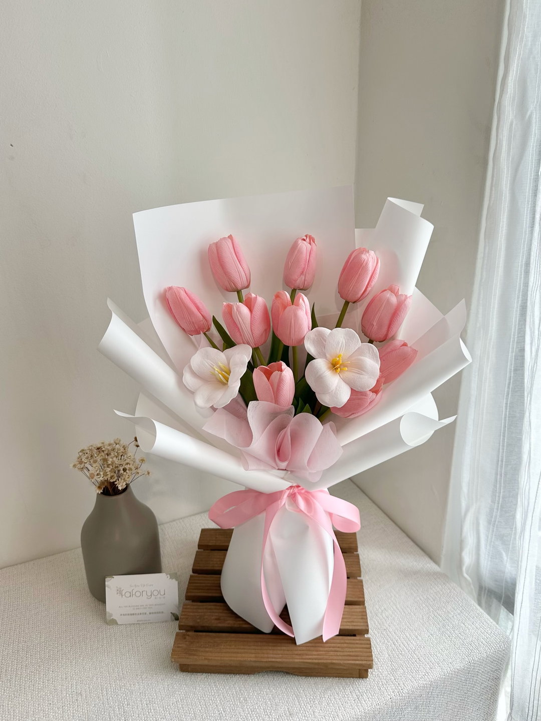 12 Stalk Tulip Bouquet 