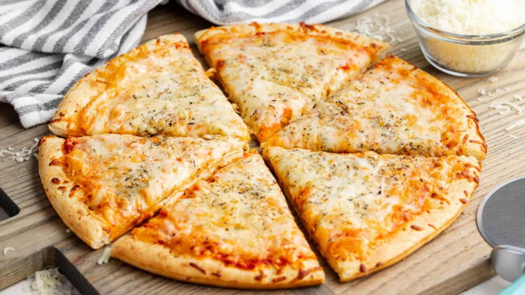 PLAIN CHESSE PIZZA  ( M )