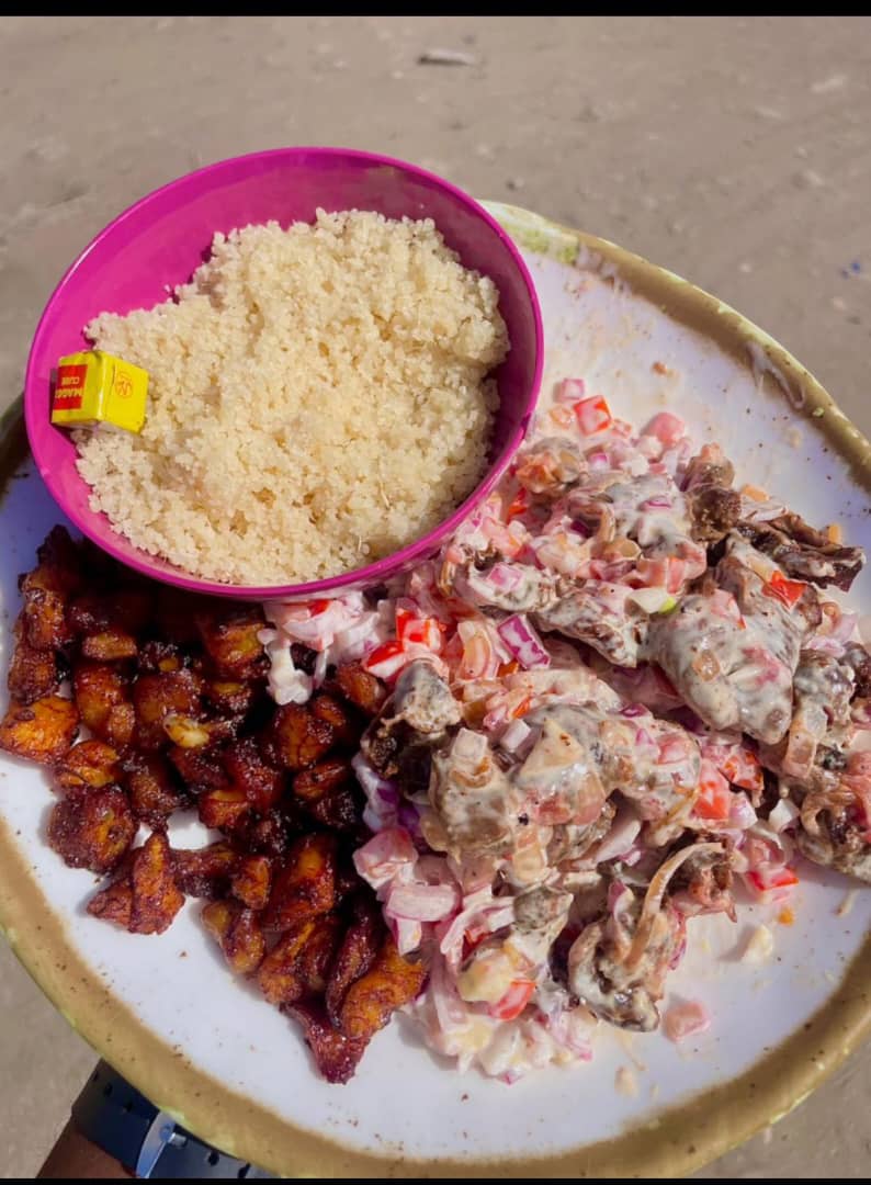 Garba(Atiéké + aloco+ gésier de poulet) - FLORA FOOD_0