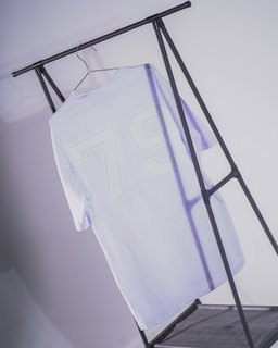 Oversize Siete Nueve Blackout - Blanca
