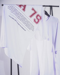 Oversize Siete Nueve Motivos - Blanca