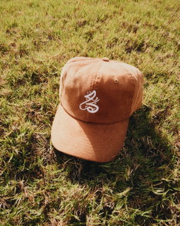 Corduroy كُمّة logo dad hat (Wheat)
