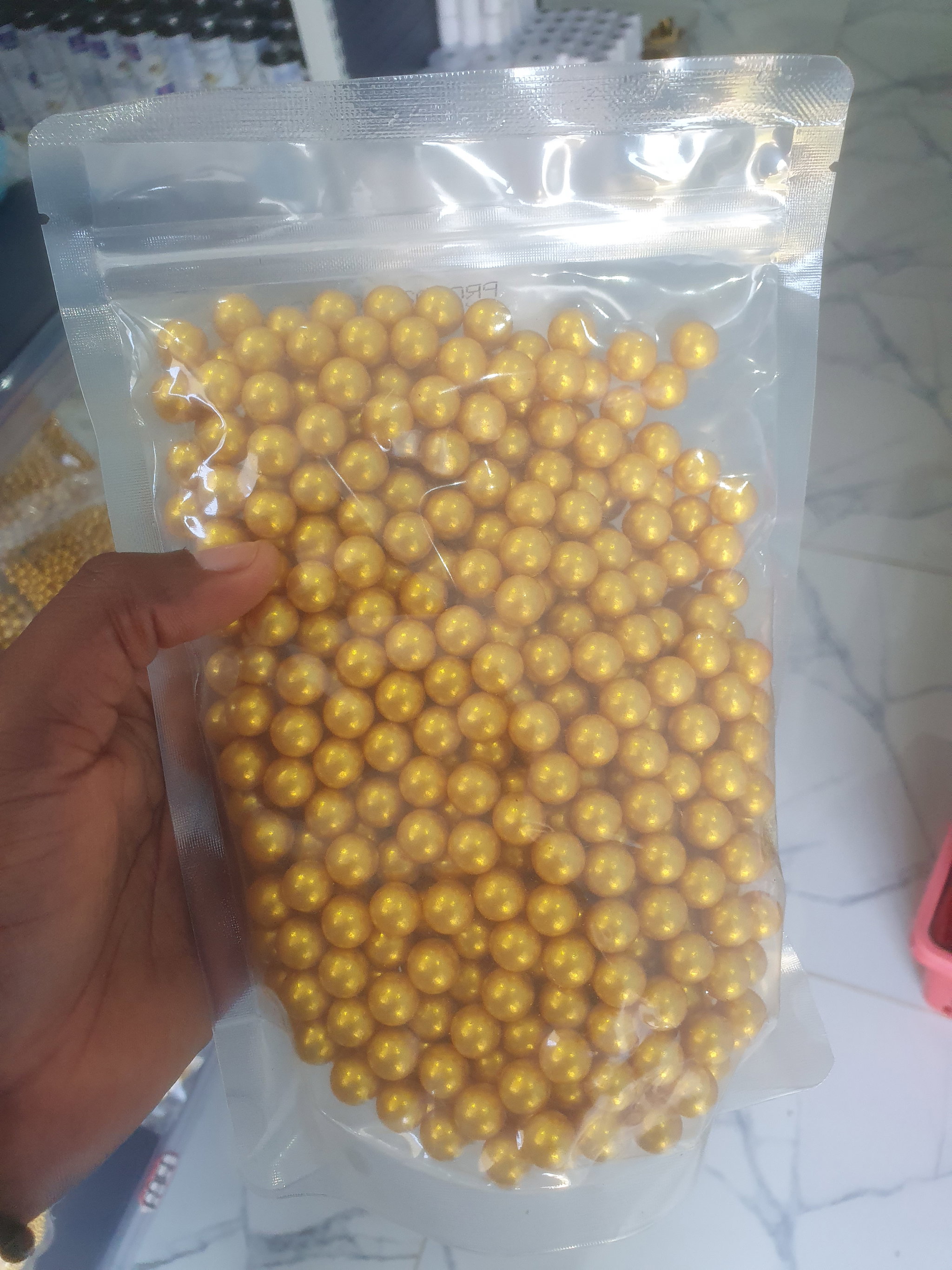 Pérolas Comestíveis na Cor Dourada_0