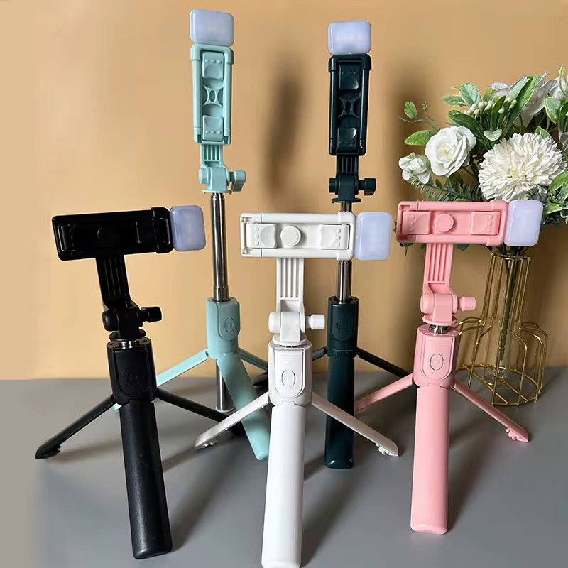 SELFIE STICK WITH LED