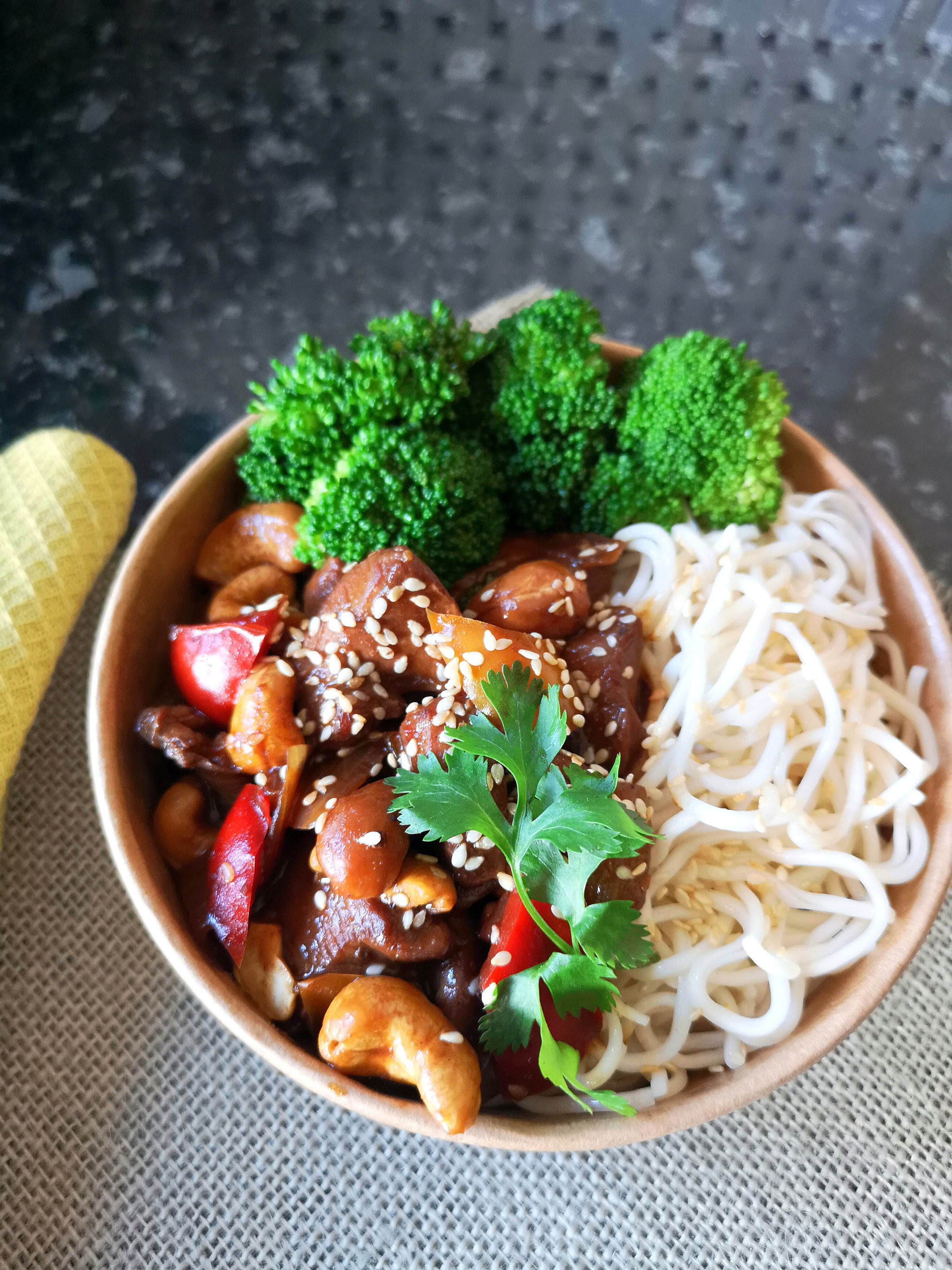 Cashew nut Chicken Noodle fry. _0
