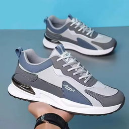New sports shoes 