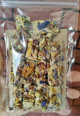 Herbi-Bars: Banana, Timothy Hay, Marigold & Rose