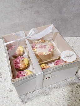 Bento cake + cupcake gift box