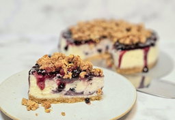 Blueberry Crumble Cheesecake