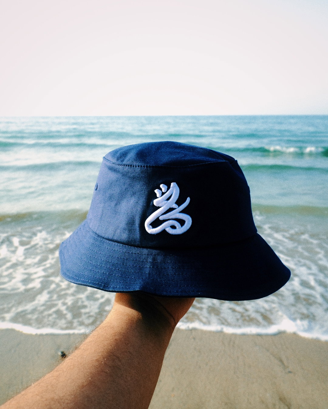 كُمَّة Logo FlexFit™ Bucket Hat (Navy)