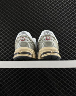 NEW BALANCE 1906R