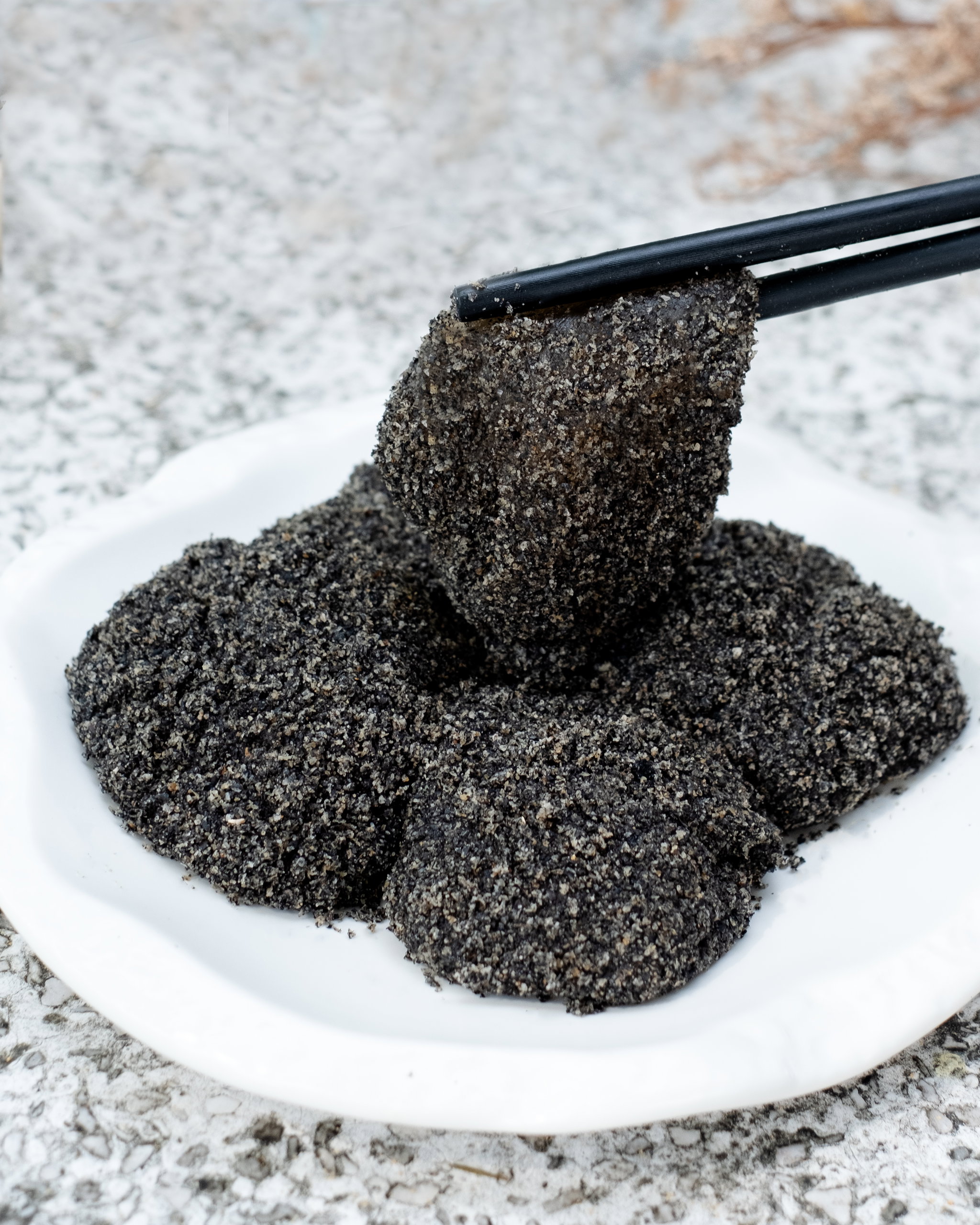 Black Sesame Warabimochi (5 Large Pieces)_0