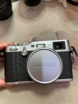 Fuji X100F silver (SG Local Inventory)