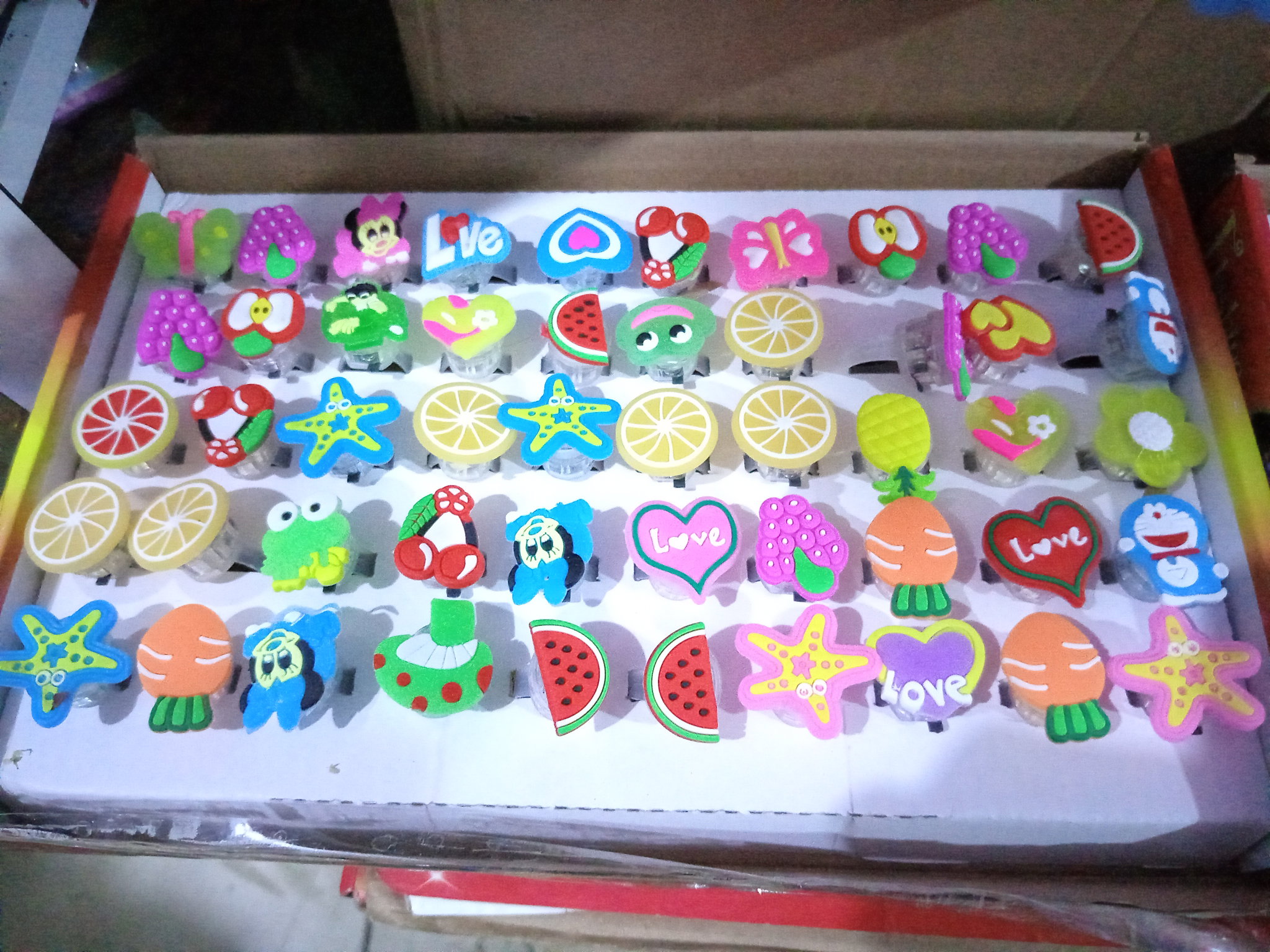 Bague lumineux petit personnage _2