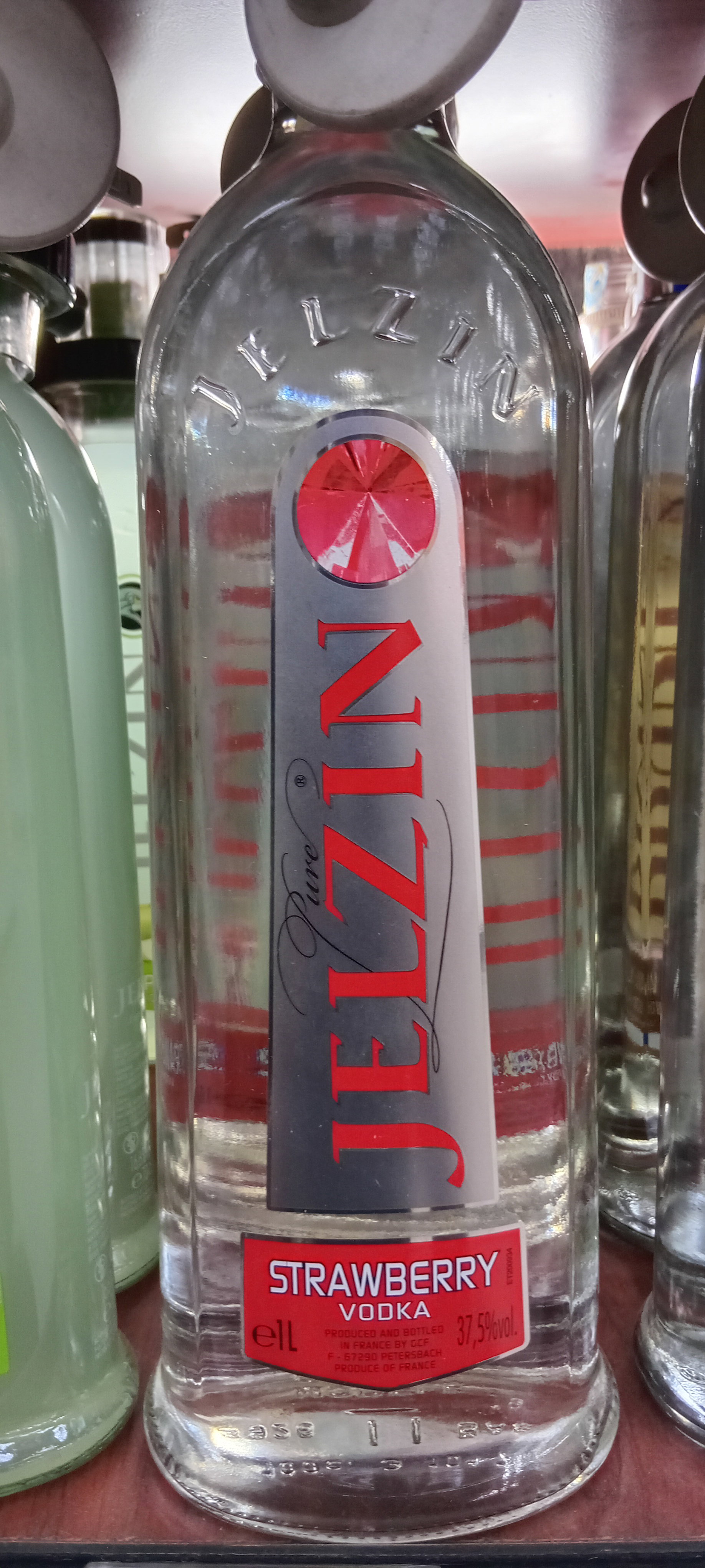 B. Jelzin Strawberry Vodka 1lt_0