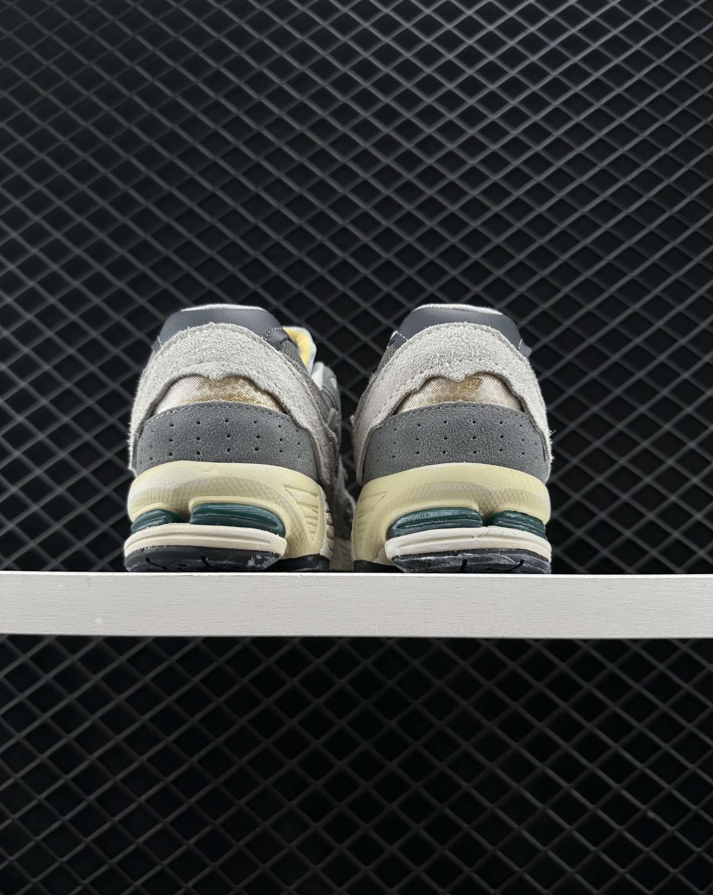 NEW BALANCE 2002R _4