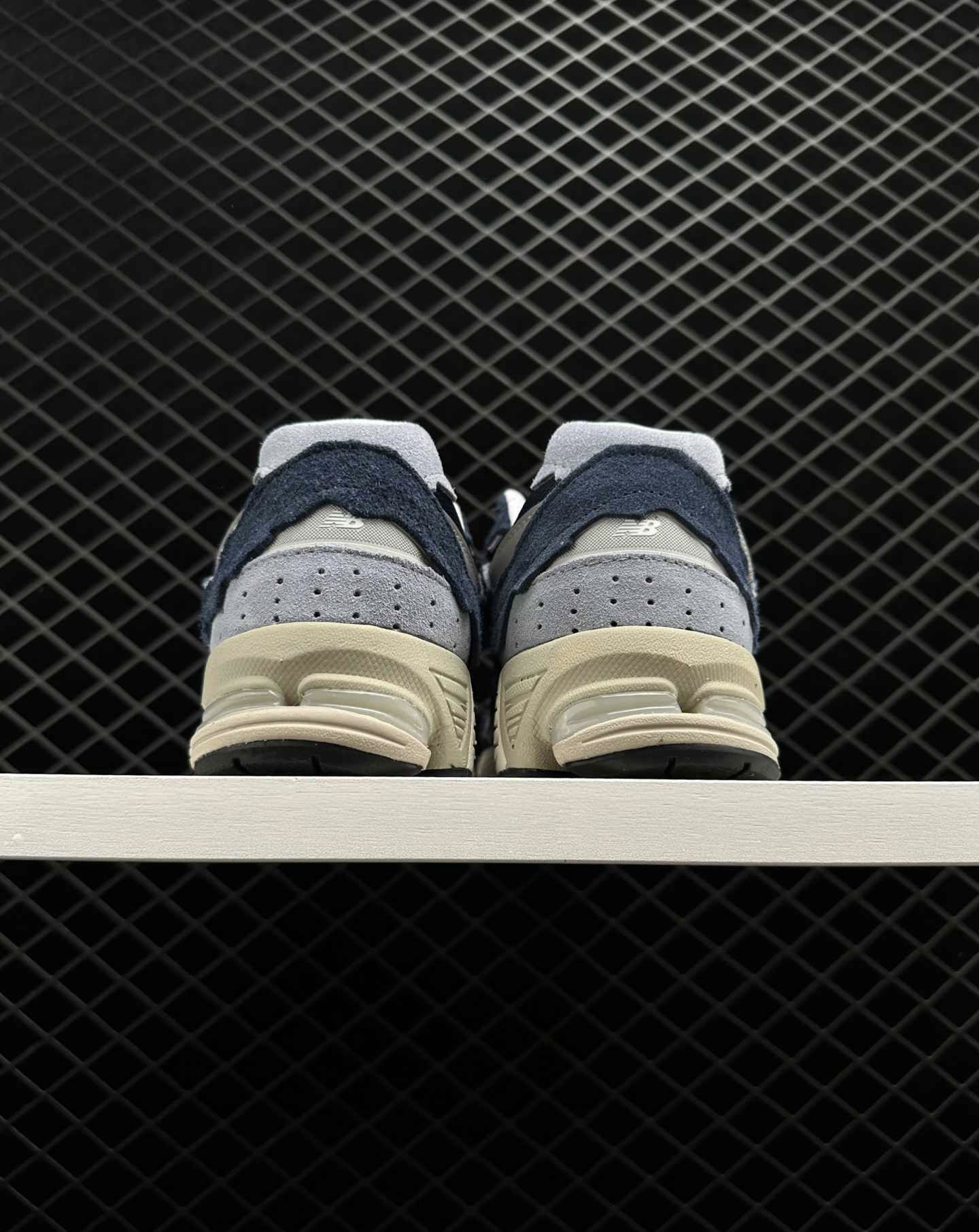 NEW BALANCE 2002R_4