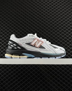 NEW BALANCE M1906R