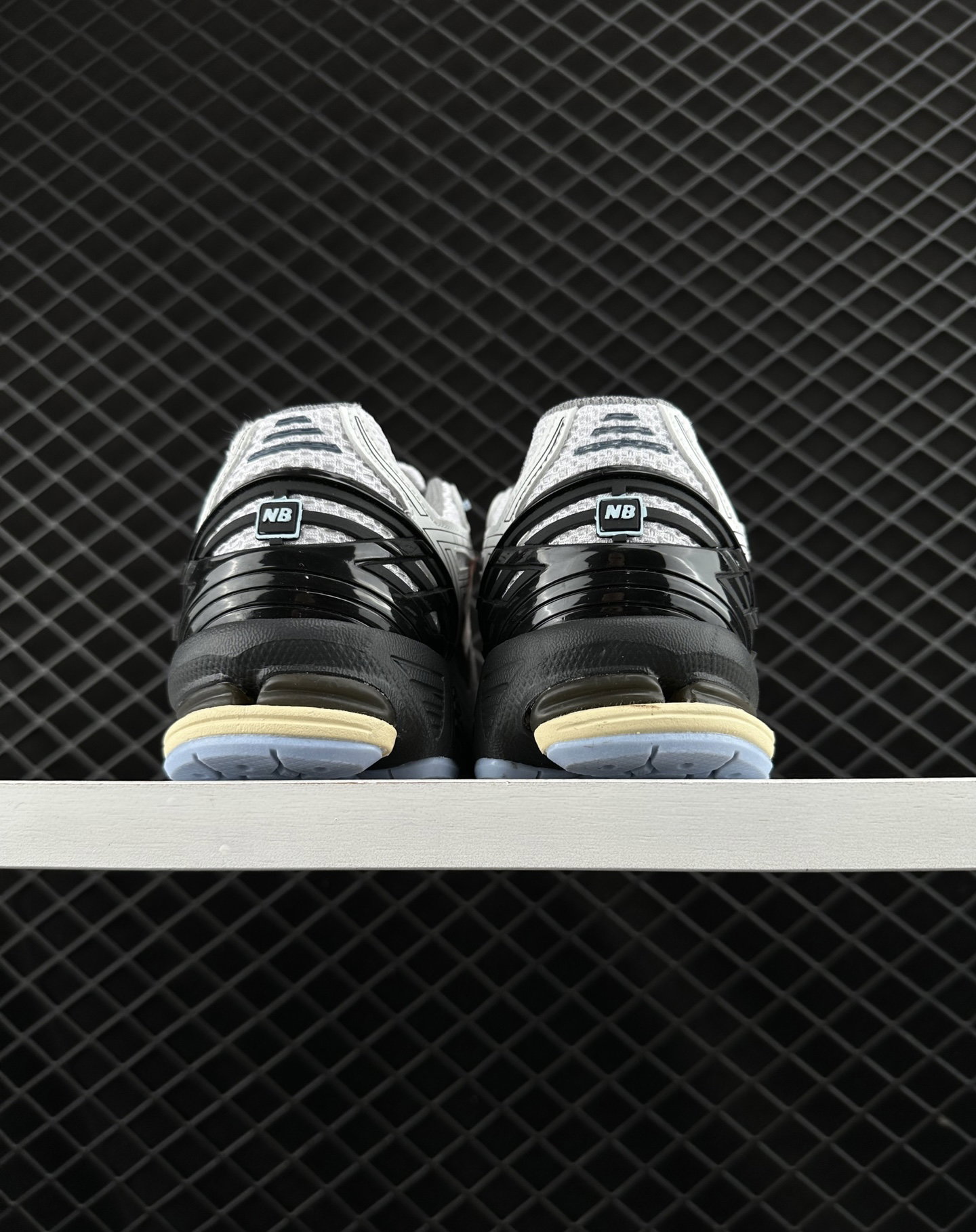 NEW BALANCE M1906R_4