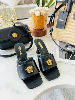 Sandálias c/ salto Versace lá medusa