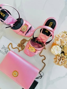 Sandálias Versace pink medusa 