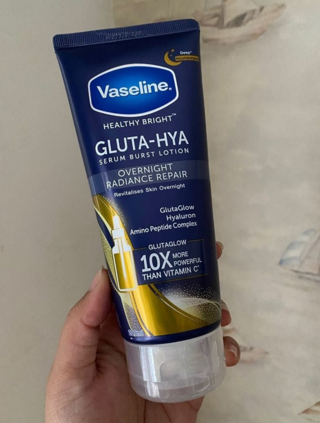 Vaseline gluta-hya bleu