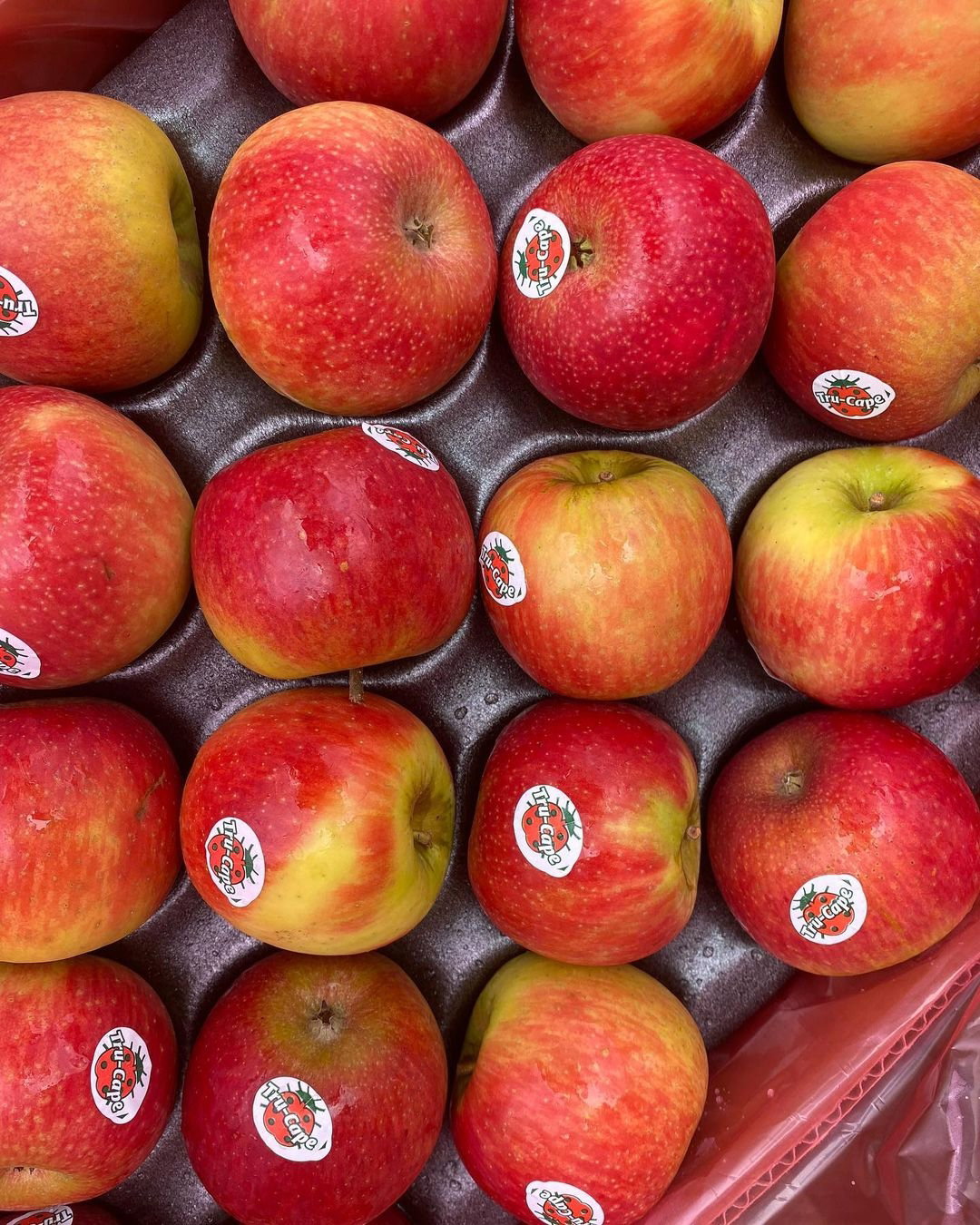 We deliver the best hand-picked Local and Exotic Fresh Fruits, Vegetables and Household Groceries in Lagos._0