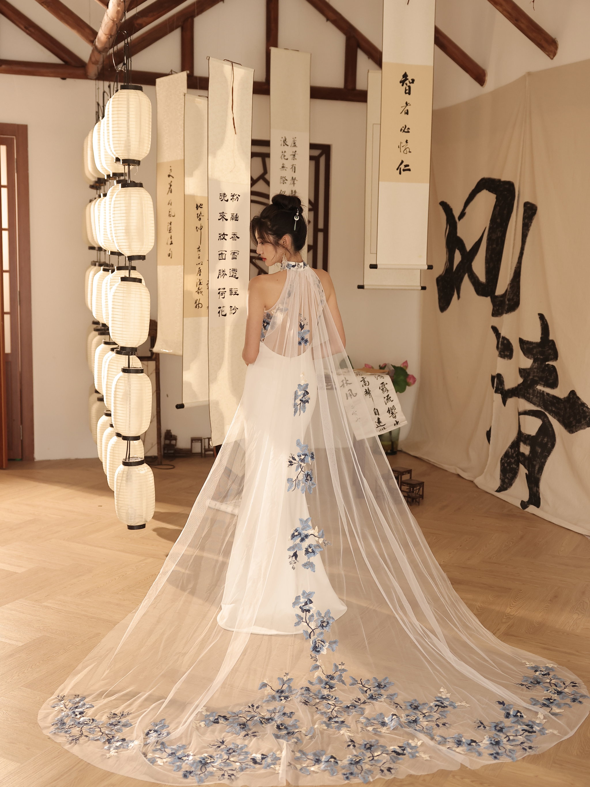 The Porcelain in Satin with Cape #2_4