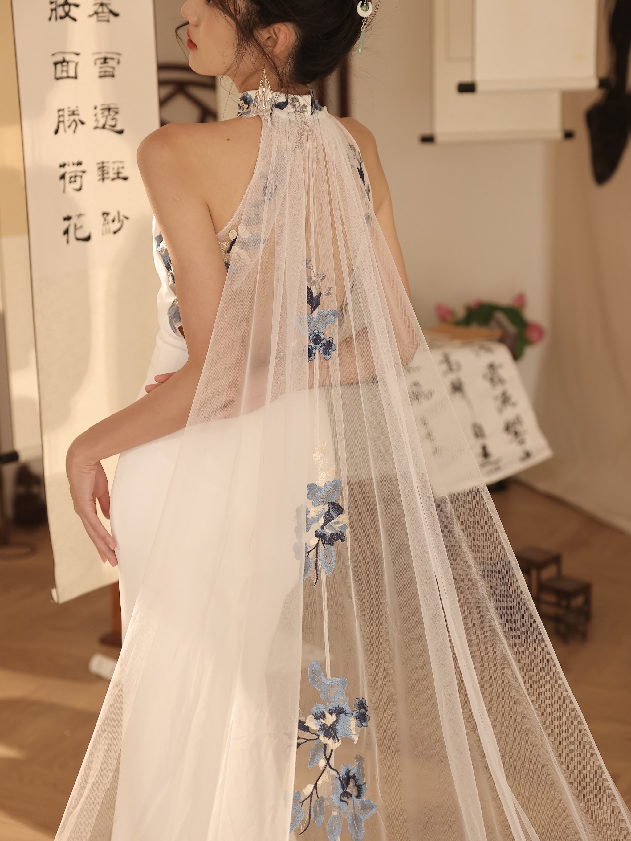 The Porcelain in Satin with Cape #2_3