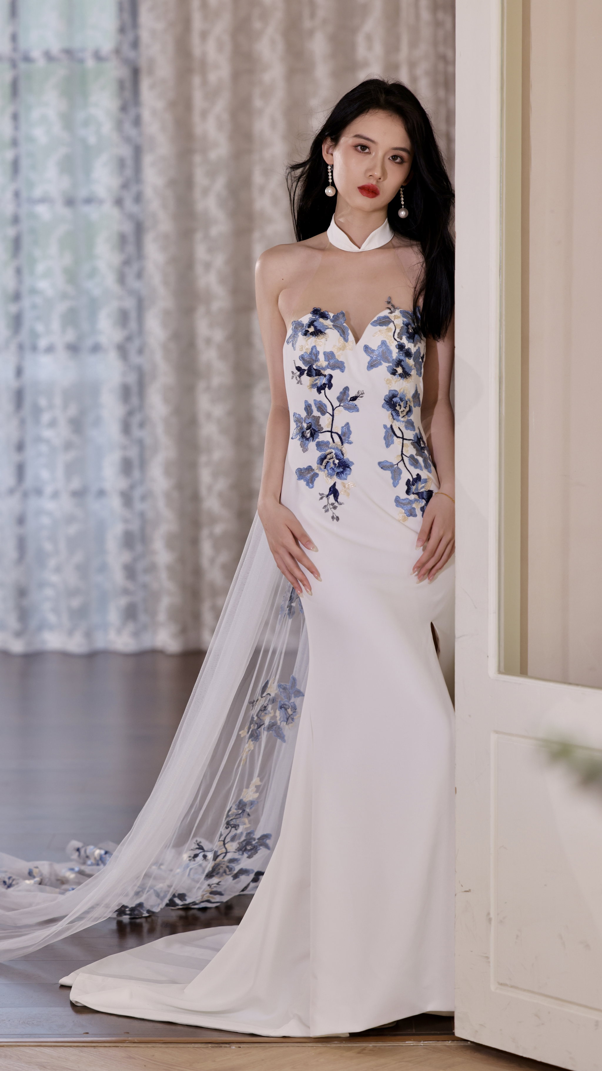 The Porcelain with Cape #6_2