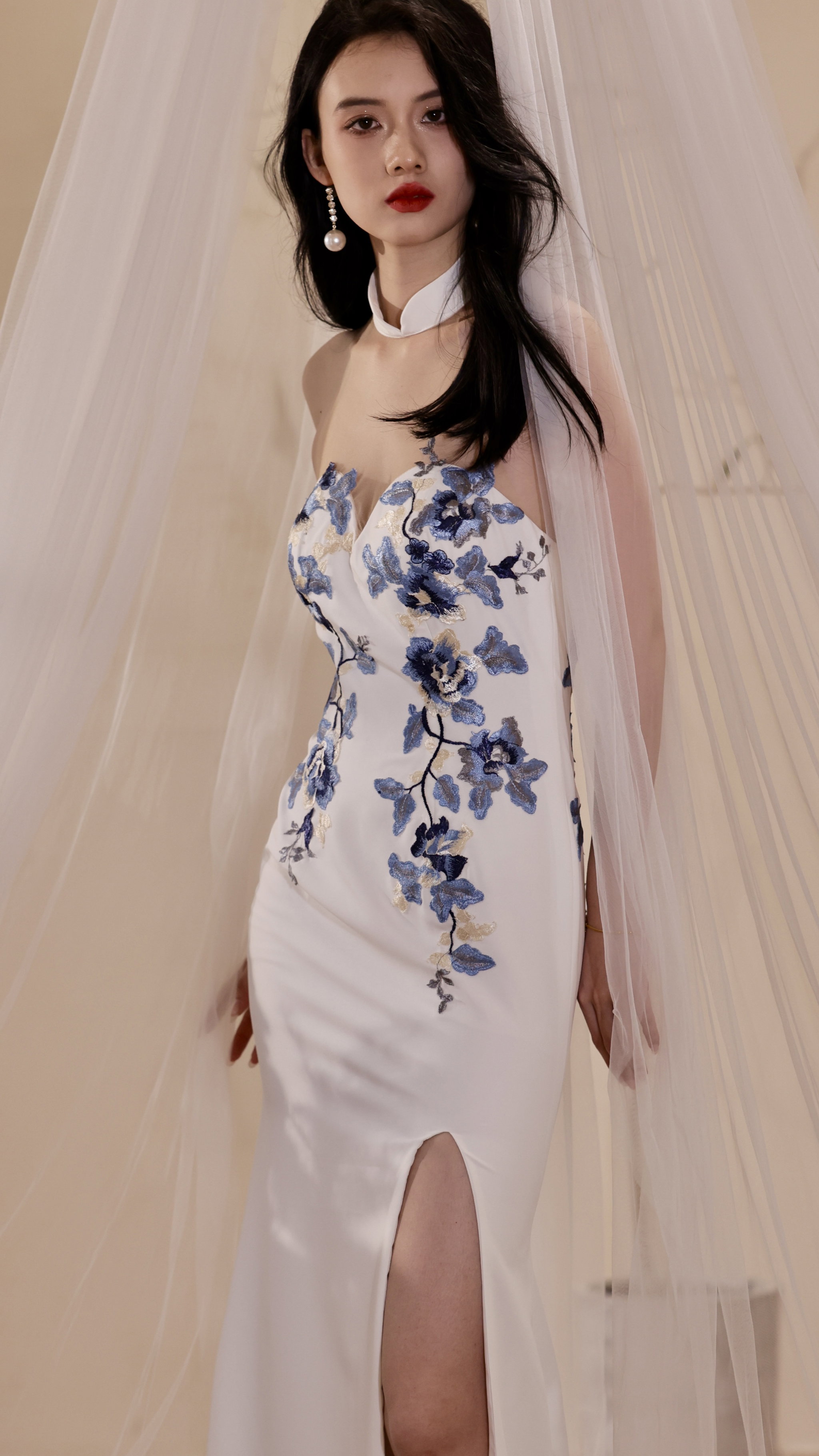 The Porcelain with Cape #6_5