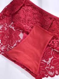 Shorty tout en dentelle 