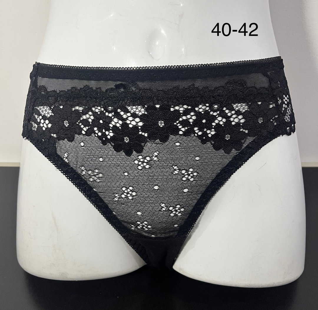 Culotte en dentelle Florale Taille 40/42