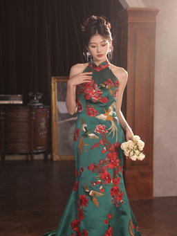 Folklore Cheongsam in Emerald 