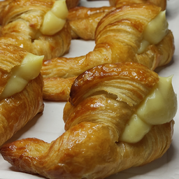 Medialuna con Crema Pastelera (X3)