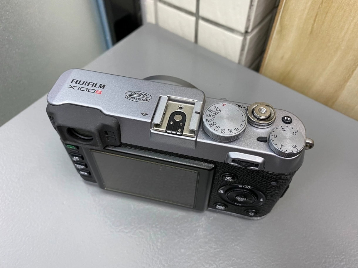 Fuji X100S silver_7
