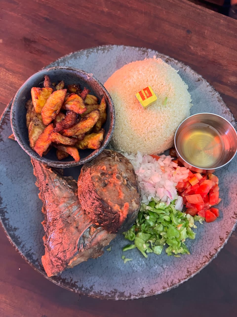 Garba + Aloco+ 2 poissons thon - FLORA FOOD_0