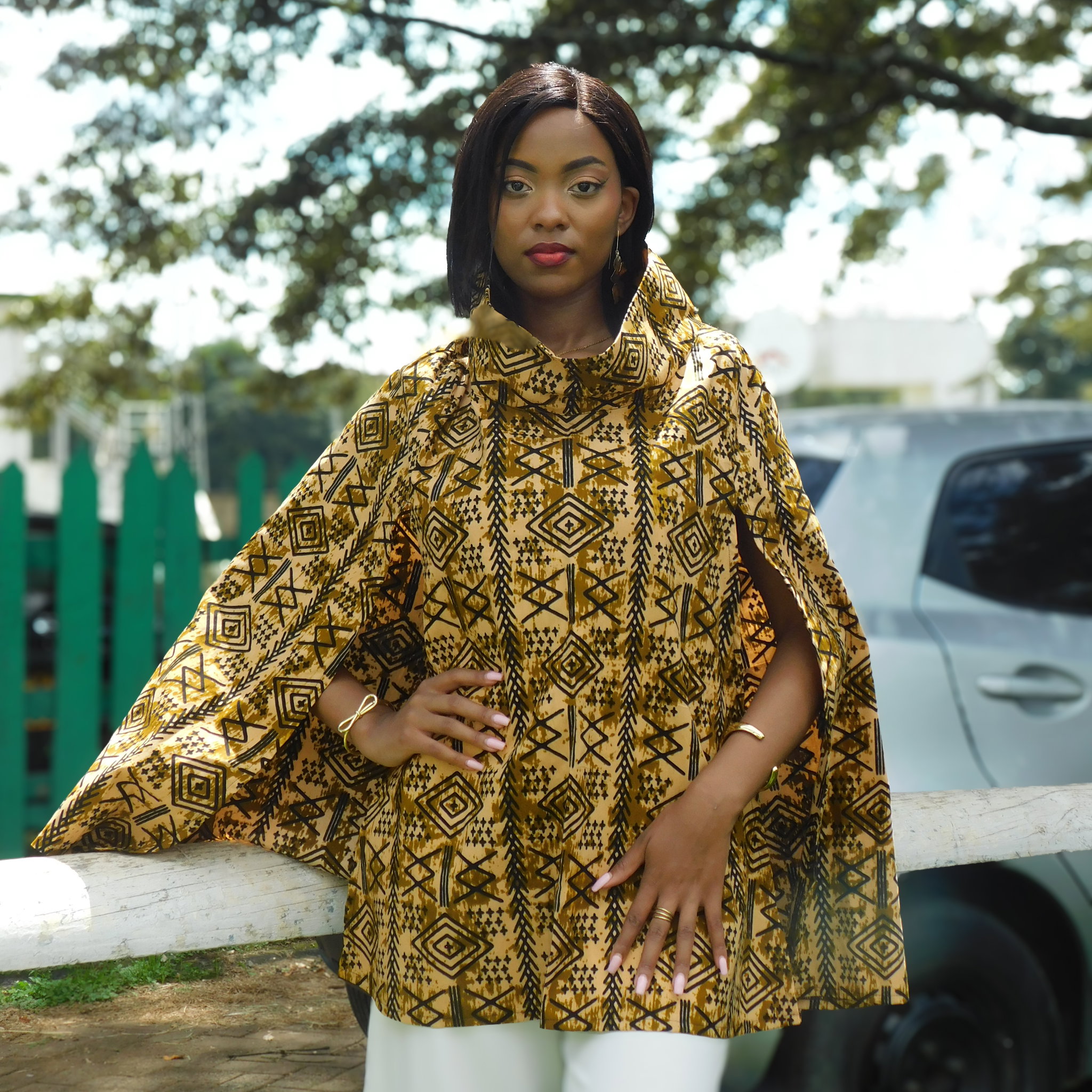 Mwanzo Cape (Lite)  - Black / Beige _0
