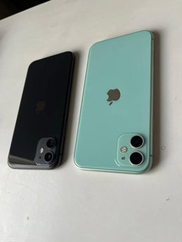 iPhone11•Cash at 850,000• Loan•@380,000 Ugx