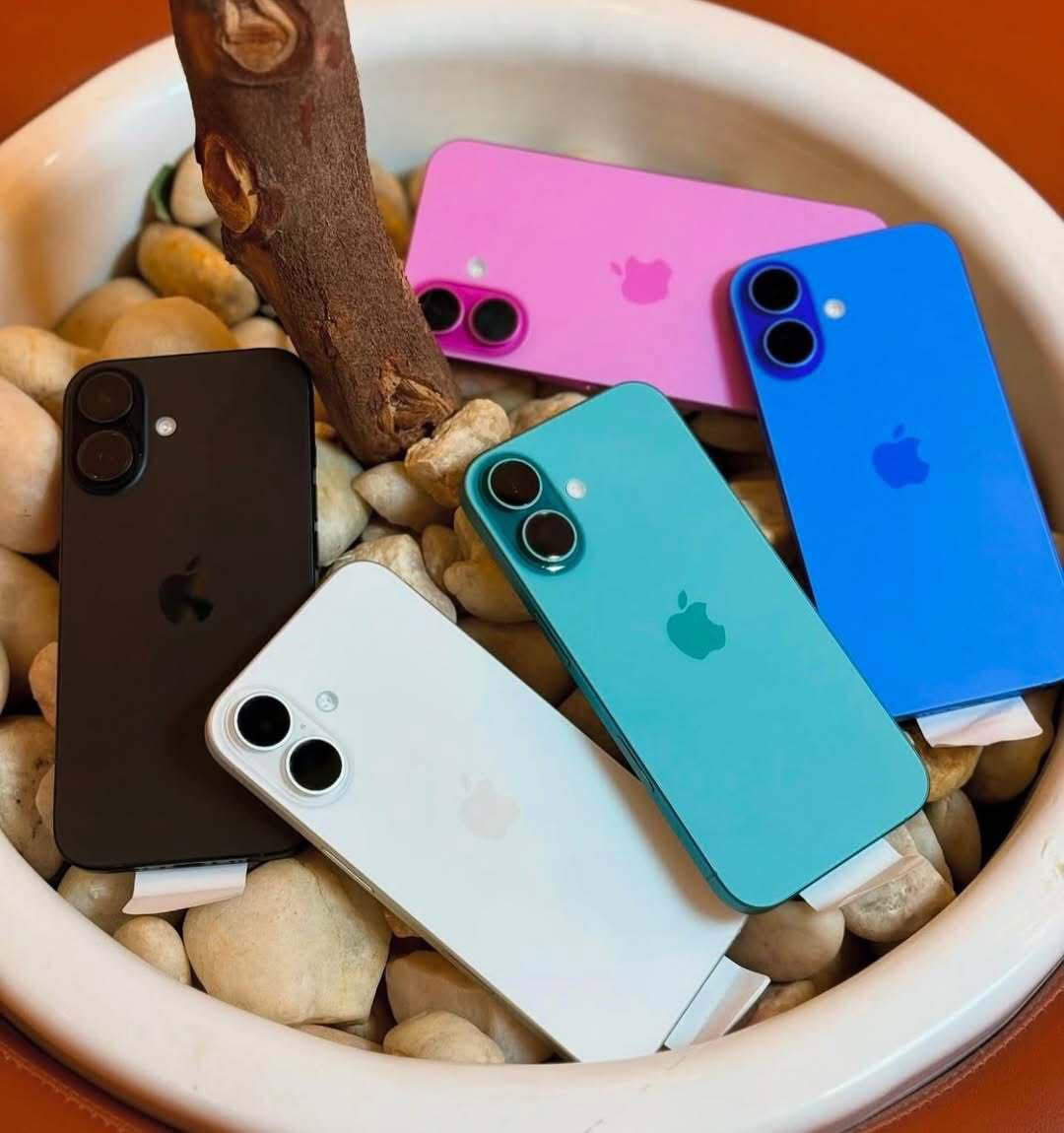 iPhone 16. Cash at 3.2M loan at 1.44M _1