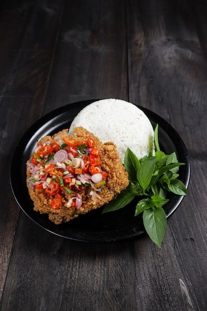 AYAM BAWANG GORENG SAMBAL MATAH